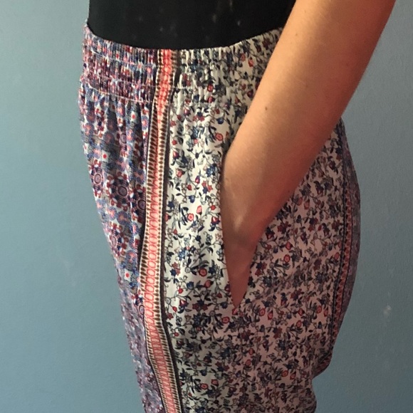 Pattern stretch waist pants with pockets - Picture 3 of 7